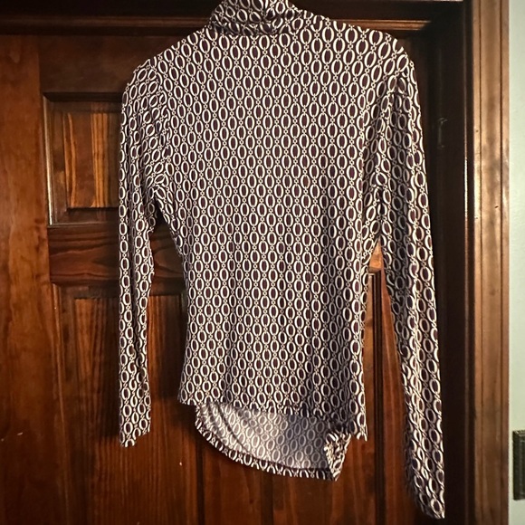 Ann Taylor Black and White Patterned Blouse - Picture 2 of 2